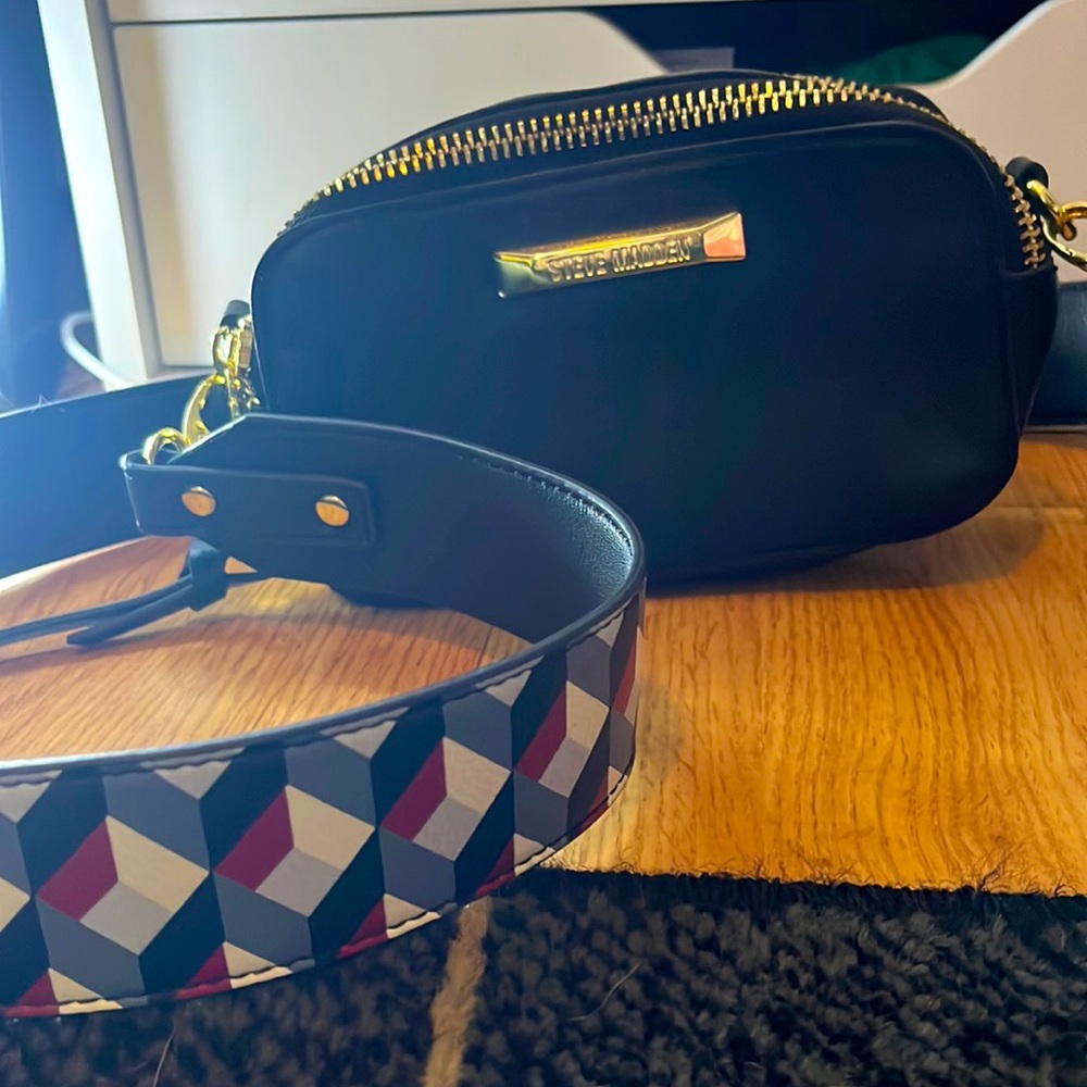 Black red and white bag